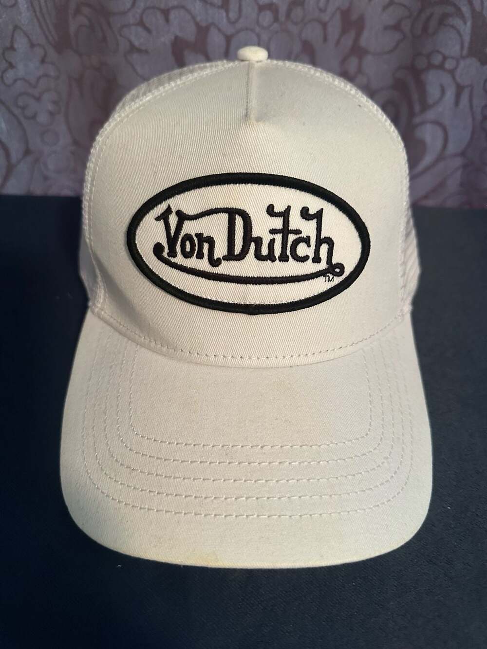 Von Dutch Classic Trucker Hat White Black Mesh Snapback